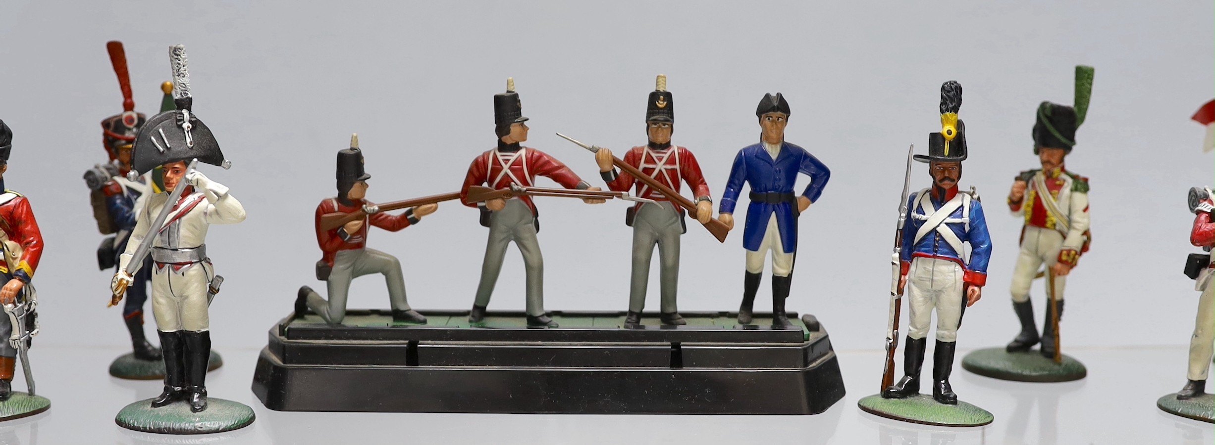 Duke of Wellington and Napoleonic war interest – A group of painted lead figures of soldiers by Delprado, Oryon, etc. composition models